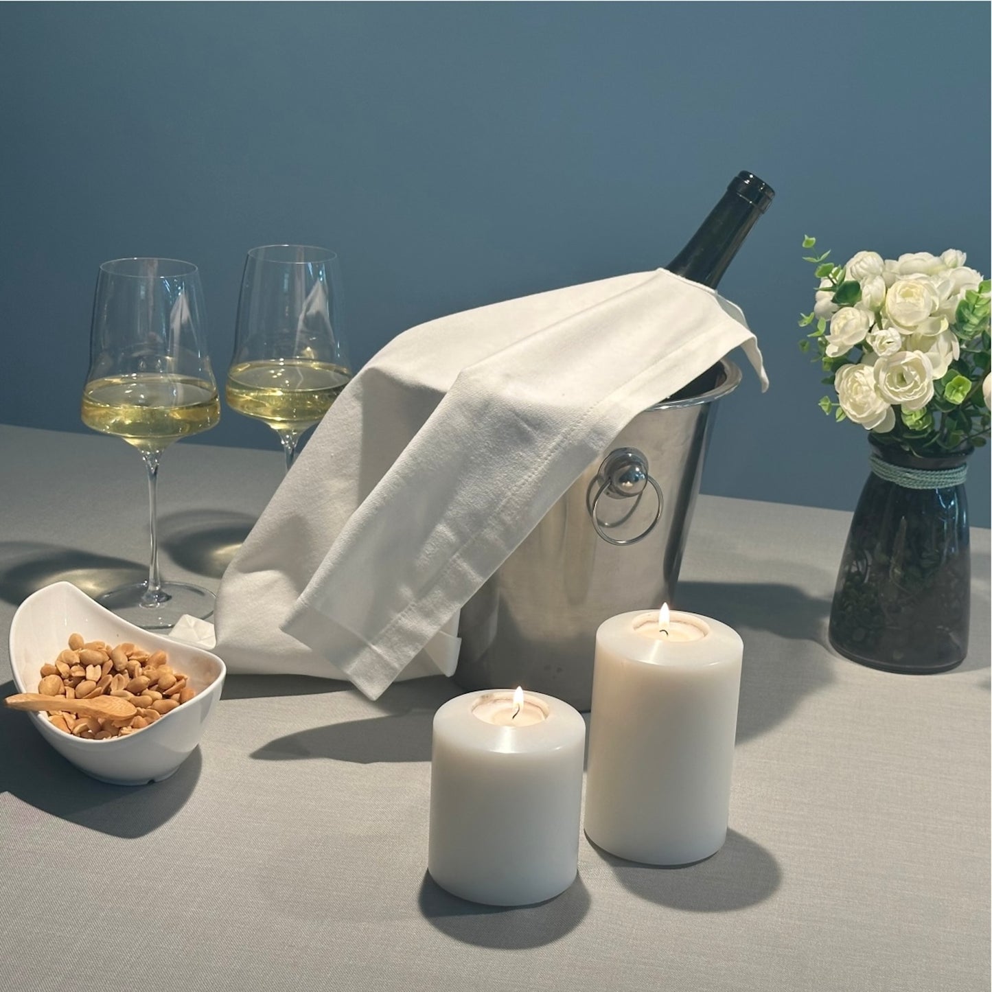 Weinservietten – Wein- Champagner- oder Sektserviette mit Öffnung für Flaschenhals– Saugfähige – Detailansicht