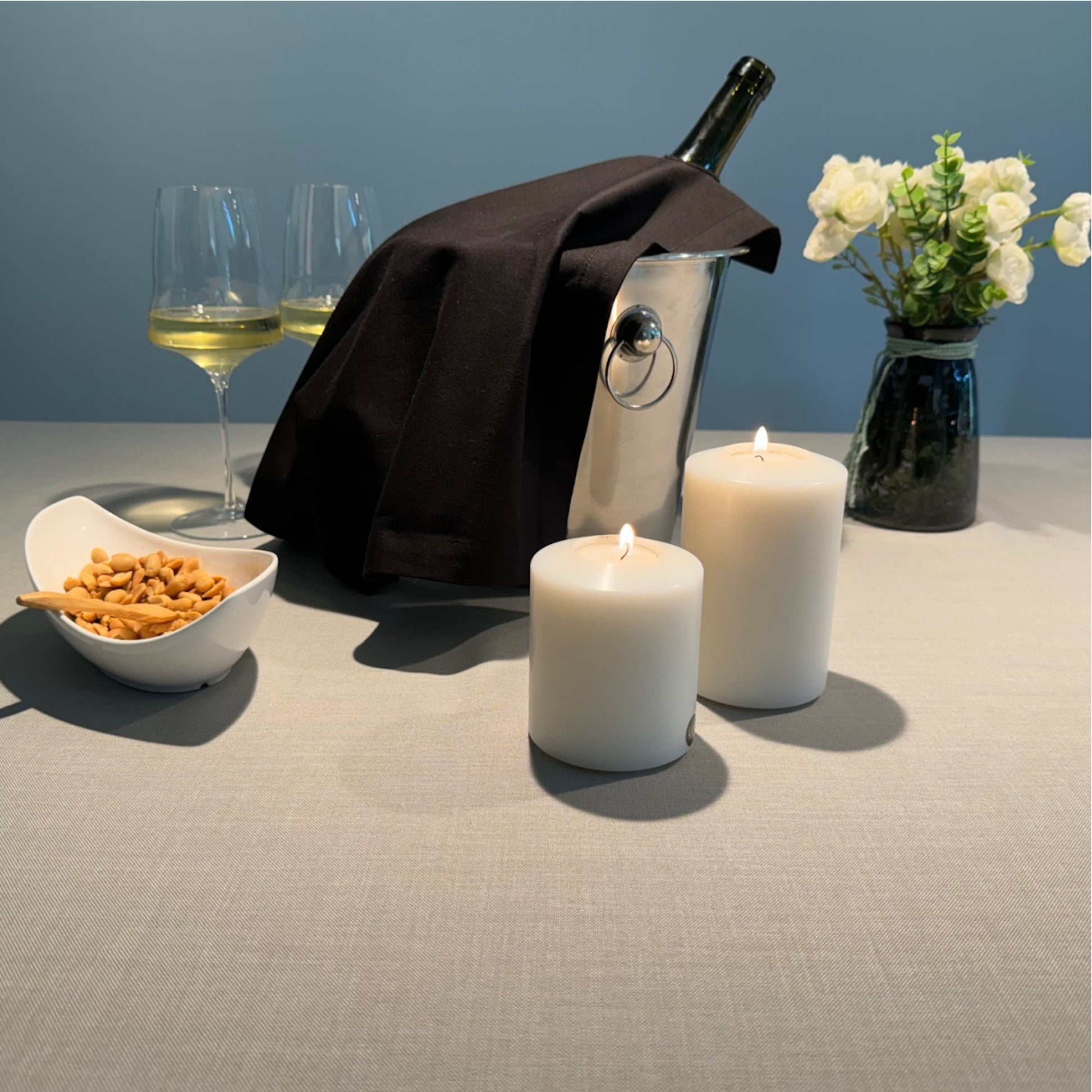 Weinservietten – Wein- Champagner- oder Sektserviette mit Öffnung für Flaschenhals– Saugfähige – Detailansicht