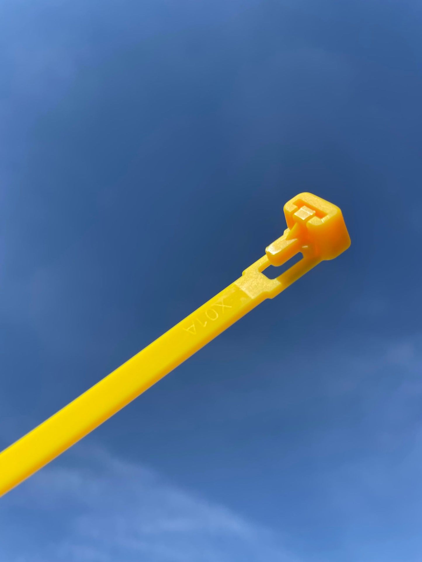 intervisio Kabelbinder Wiederverschließbar, 200mm x 7,6mm, 100 Stück, Gelb